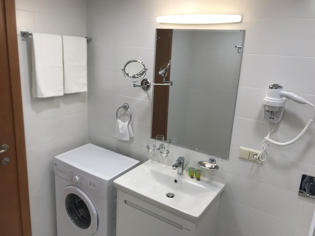 Full Comfort Apartment On Aghmashenebeli Tbilisi Exteriör bild