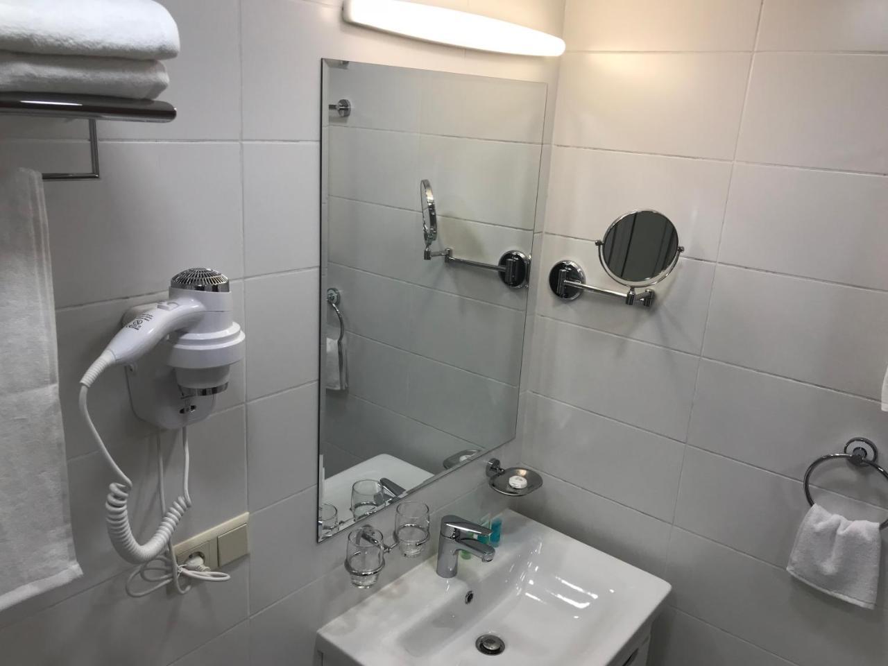 Full Comfort Apartment On Aghmashenebeli Tbilisi Exteriör bild