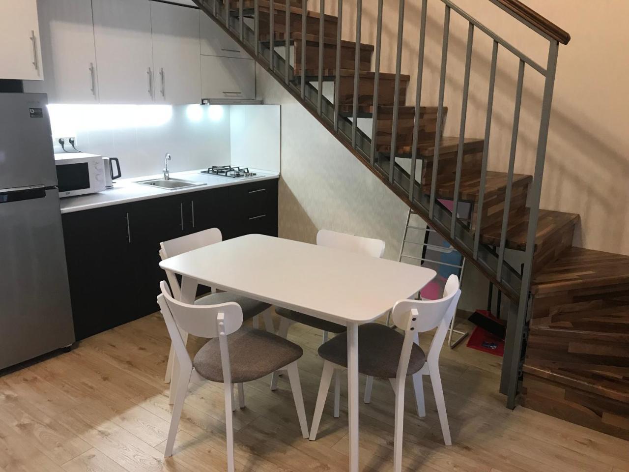 Full Comfort Apartment On Aghmashenebeli Tbilisi Exteriör bild