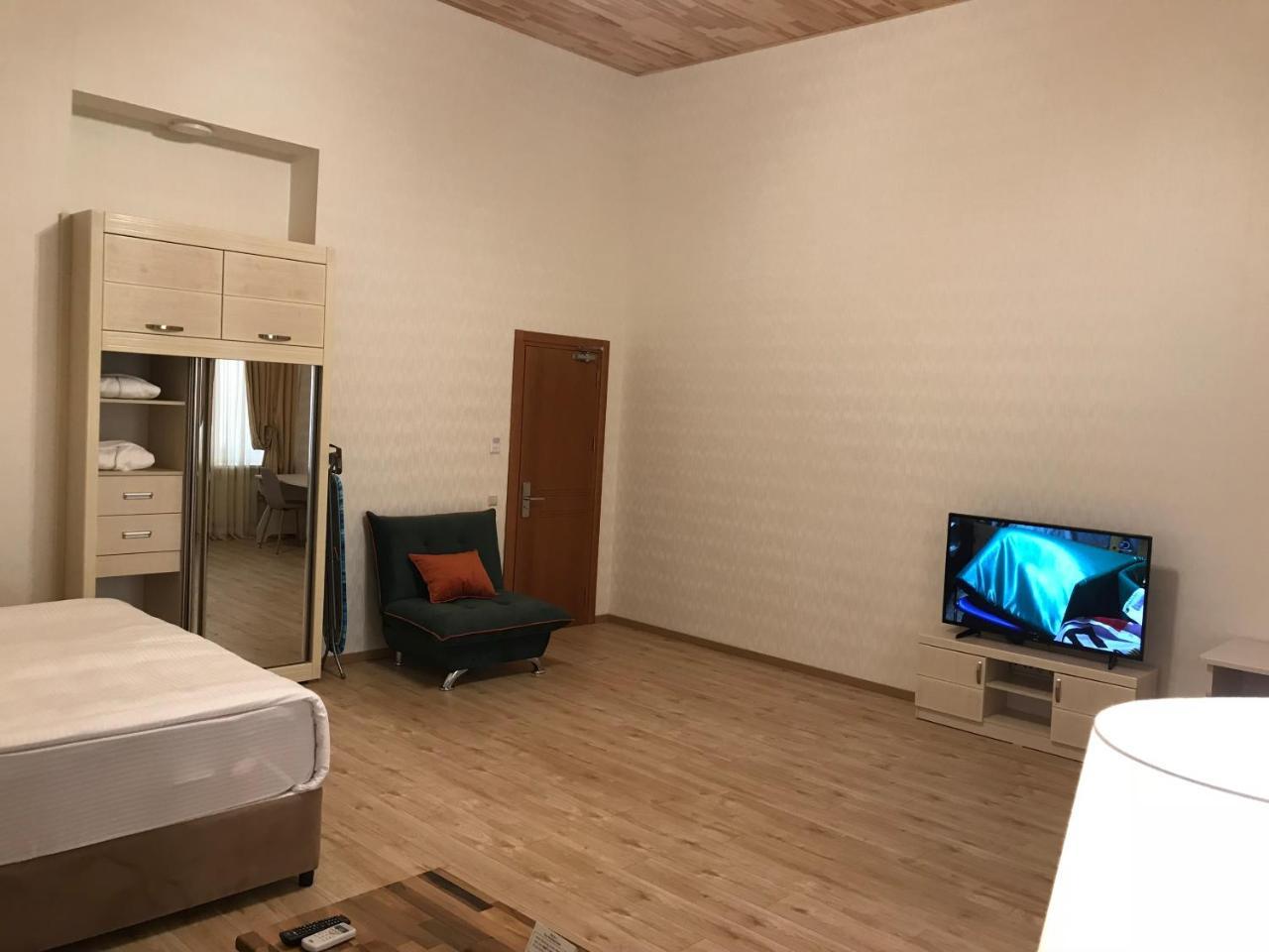 Full Comfort Apartment On Aghmashenebeli Tbilisi Exteriör bild