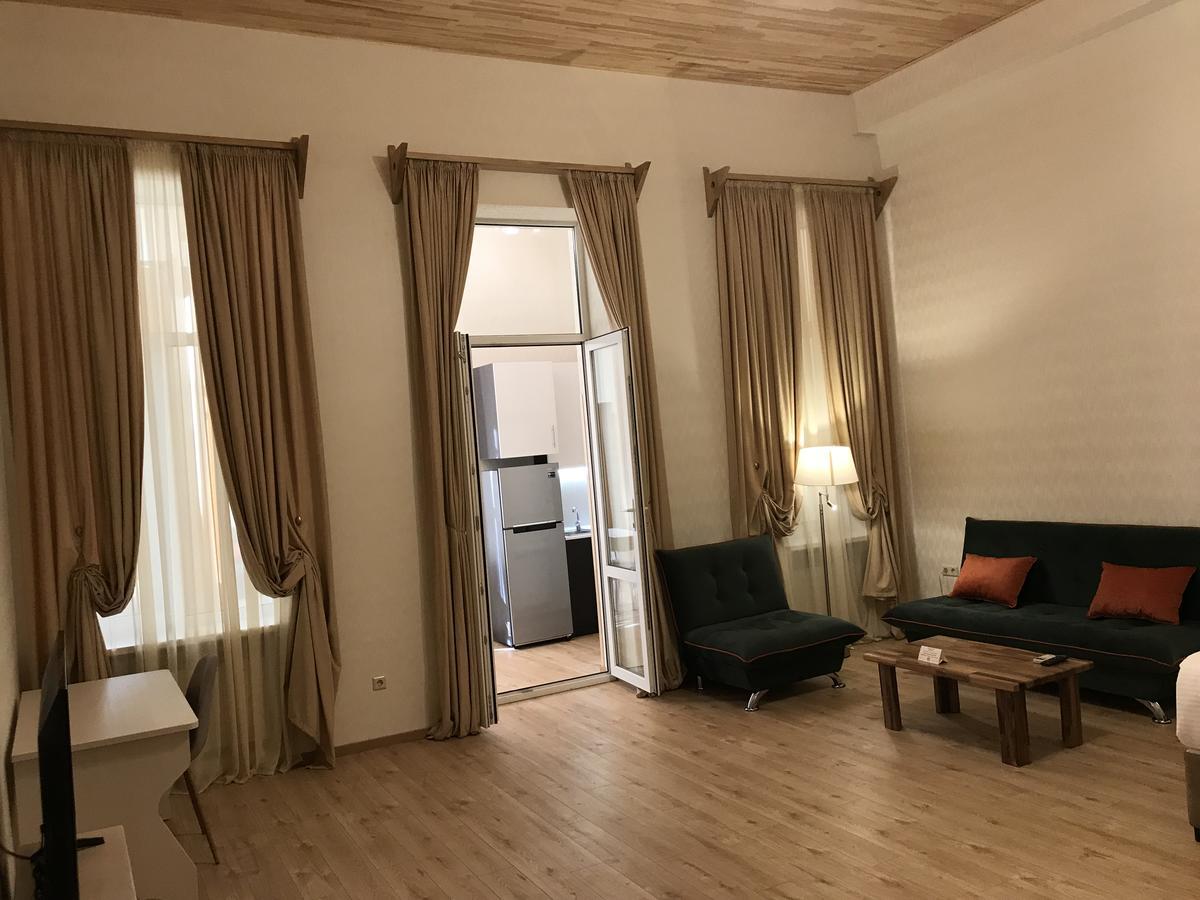 Full Comfort Apartment On Aghmashenebeli Tbilisi Exteriör bild