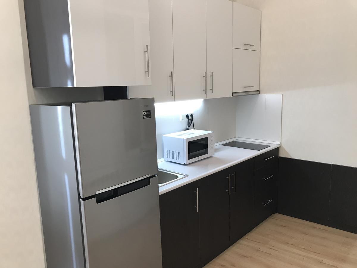 Full Comfort Apartment On Aghmashenebeli Tbilisi Exteriör bild
