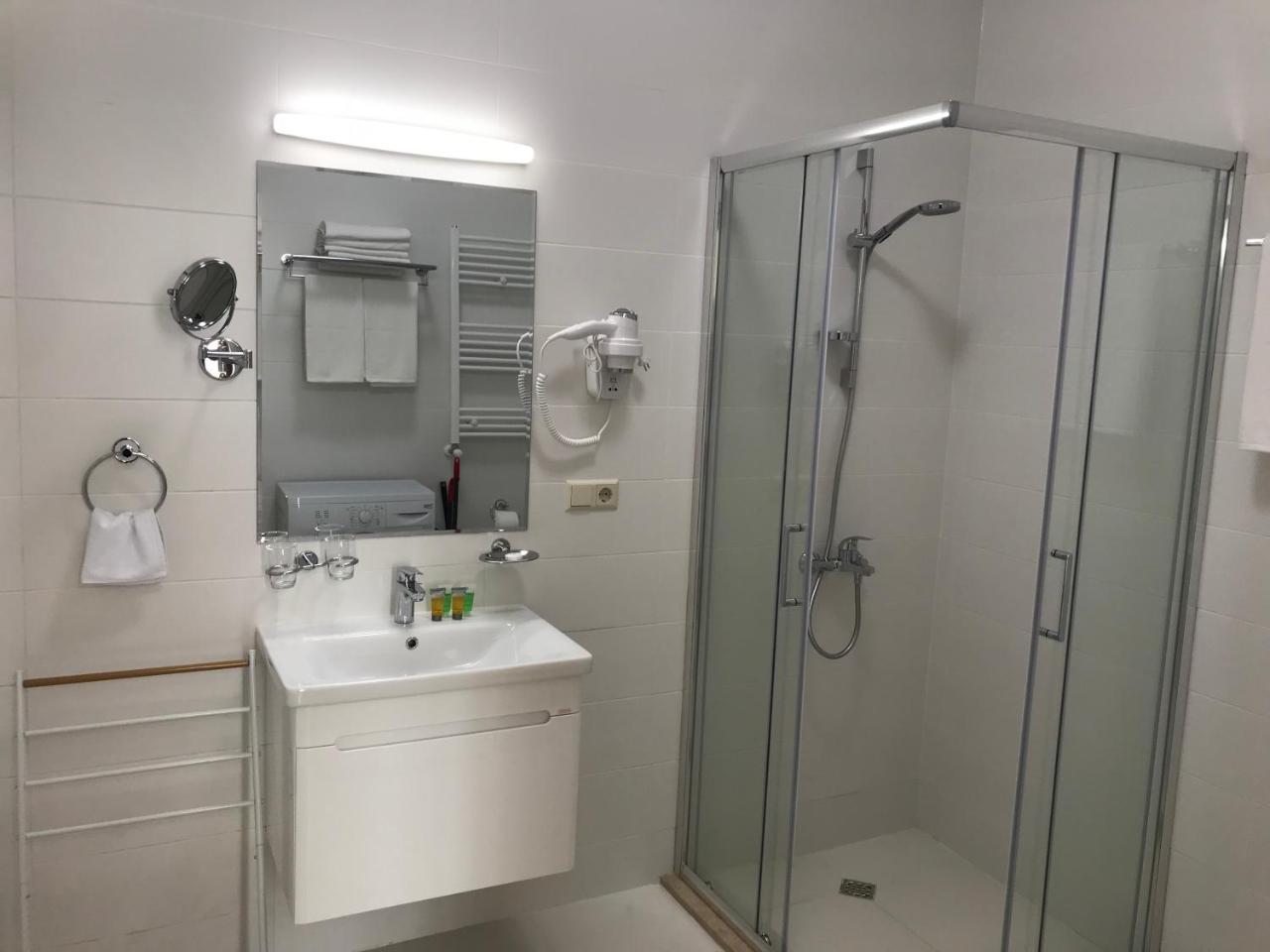 Full Comfort Apartment On Aghmashenebeli Tbilisi Exteriör bild