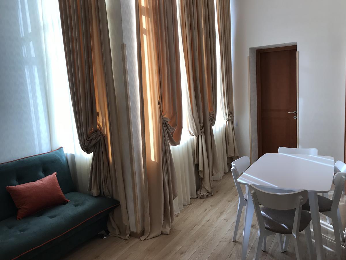Full Comfort Apartment On Aghmashenebeli Tbilisi Exteriör bild