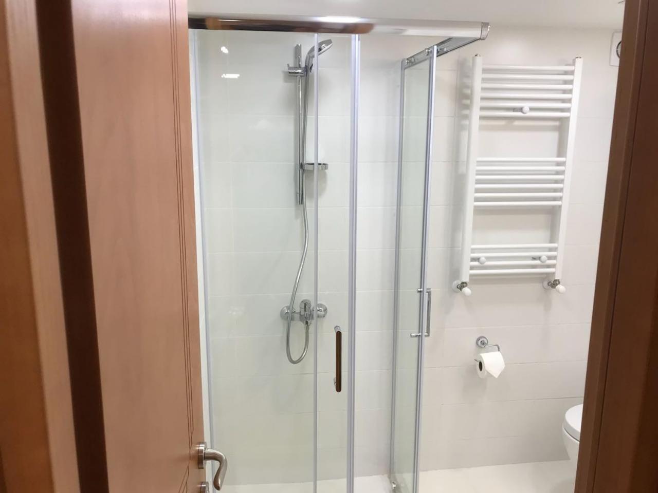 Full Comfort Apartment On Aghmashenebeli Tbilisi Exteriör bild