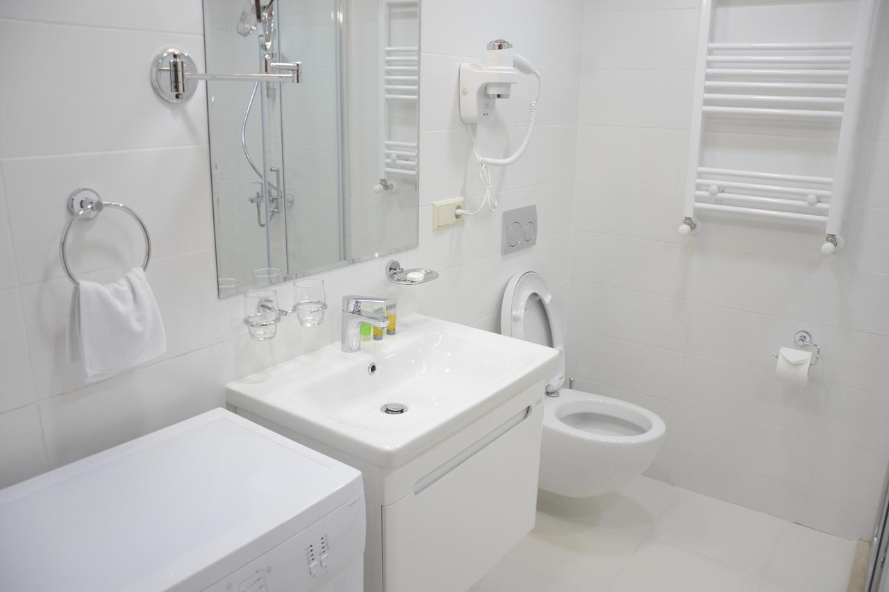 Full Comfort Apartment On Aghmashenebeli Tbilisi Exteriör bild