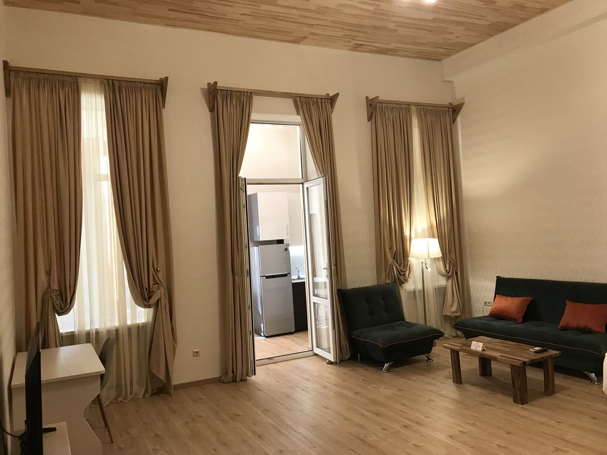 Full Comfort Apartment On Aghmashenebeli Tbilisi Exteriör bild